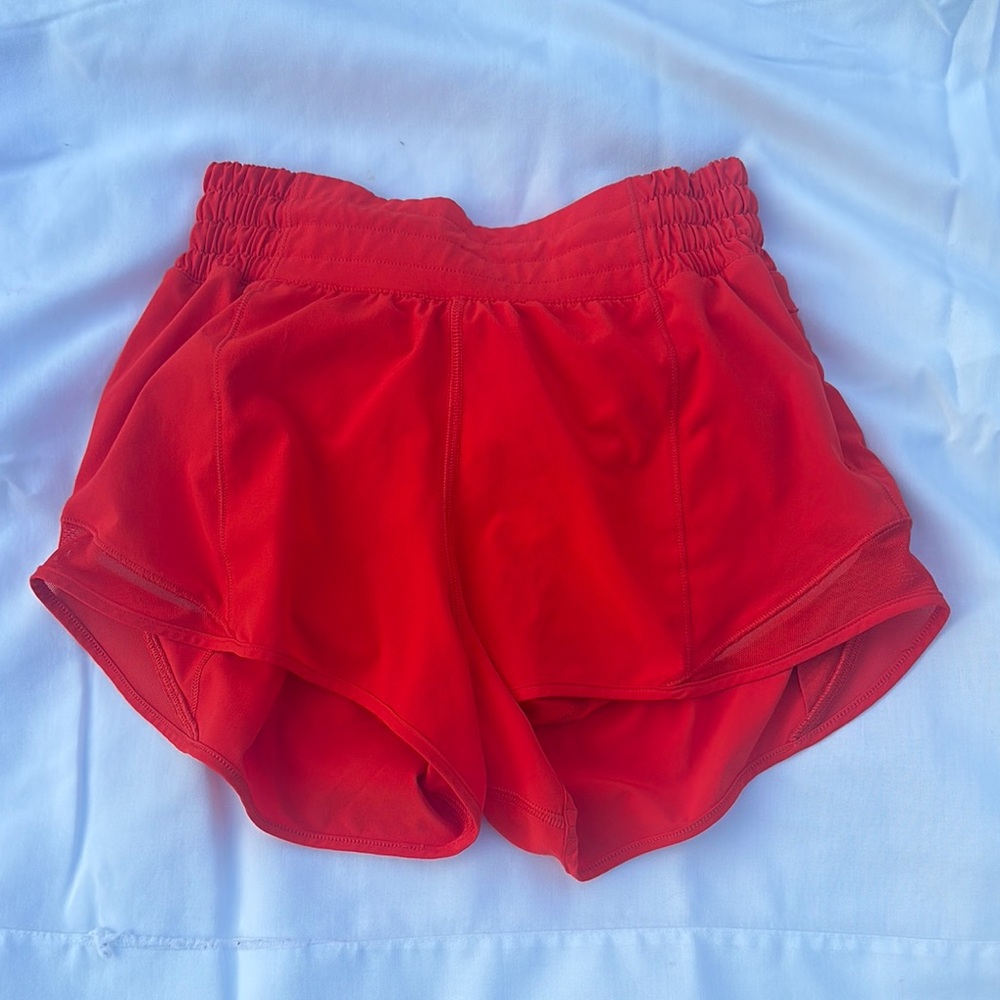 Lululemon Hotty Hot 2.5” Inseam High Rise Color Hot Heat Red Size 2